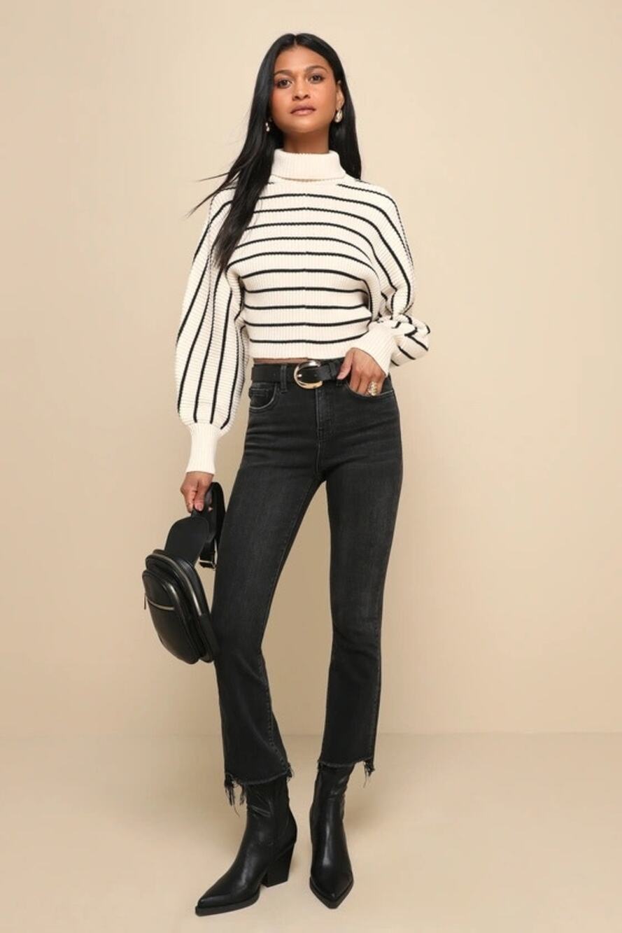 NWT Vervet Bella Black Cropped Raw Hem High-Rise Flare Jeans Size 25